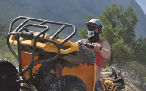 Safari cu ATV-ul (Quad)