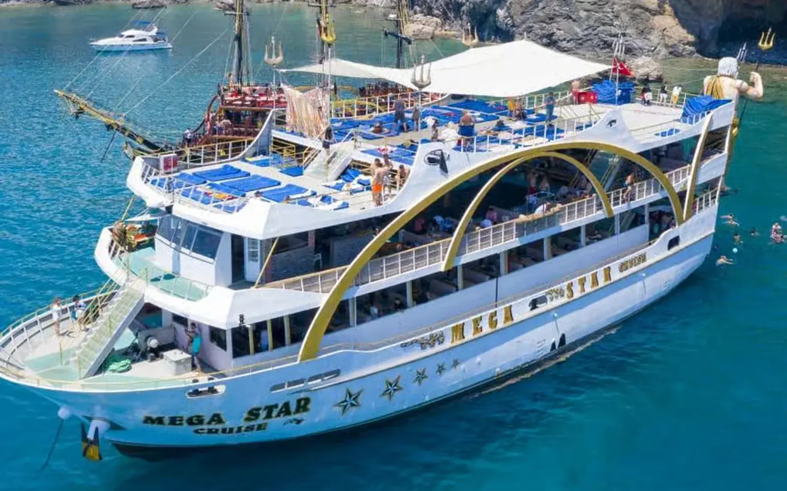 Mega Star Yacht Tour