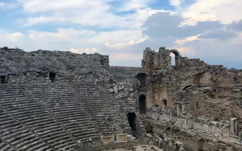 Výlet: Perge, divadlo Aspendos a vodopád Kurşunlu